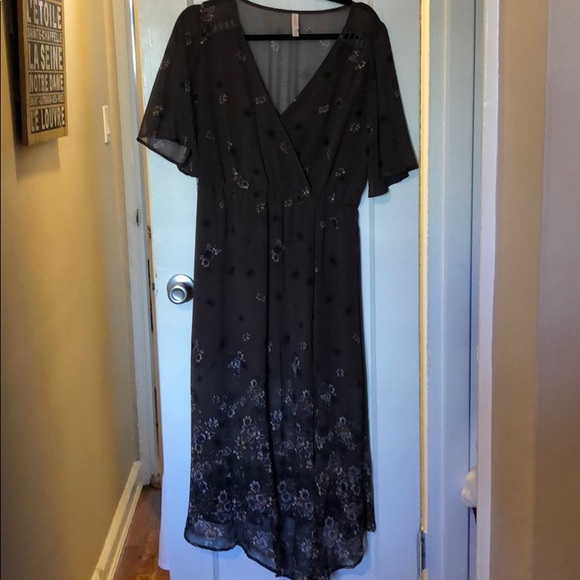 Xhilaration Dresses & Skirts - Xhiliration bohemian floral dress size M Xhilaration Dresses & Skirts - Xhiliration bohemian floral dress size M